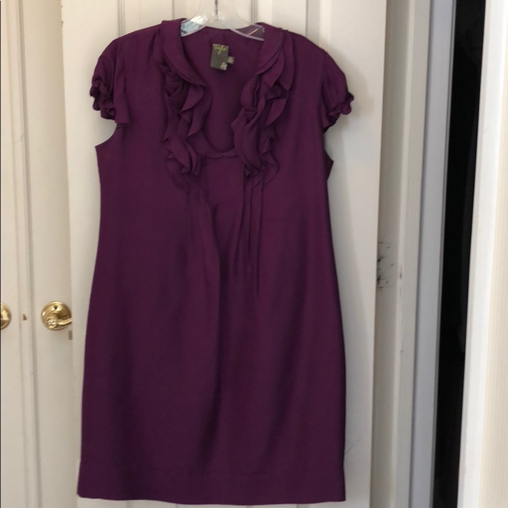 Burgundy short dress. Size 6.